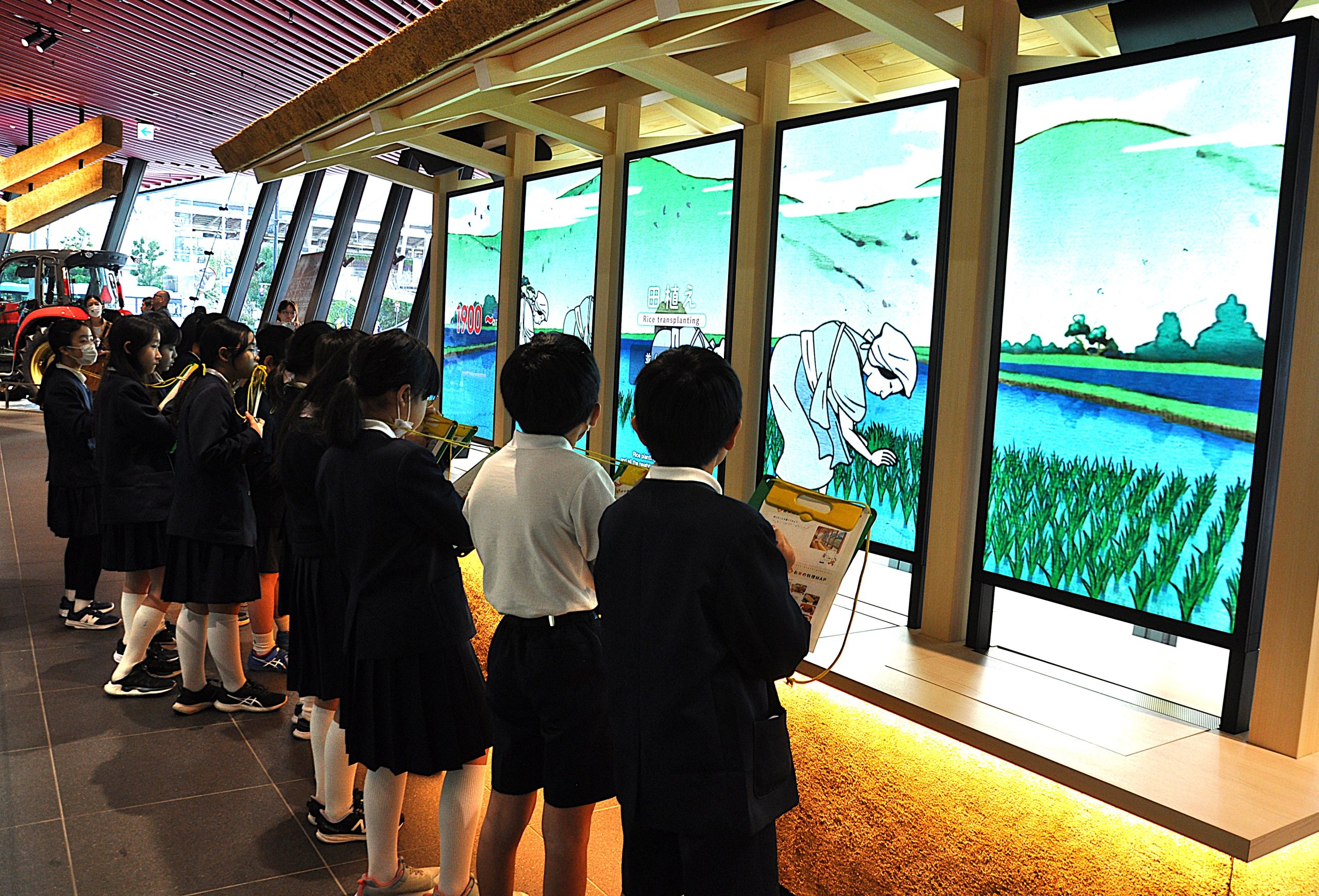 パートナーNEWS 　ヤンマー　米作りの“今昔”にびっくり　児童がヤンマー施設で学習